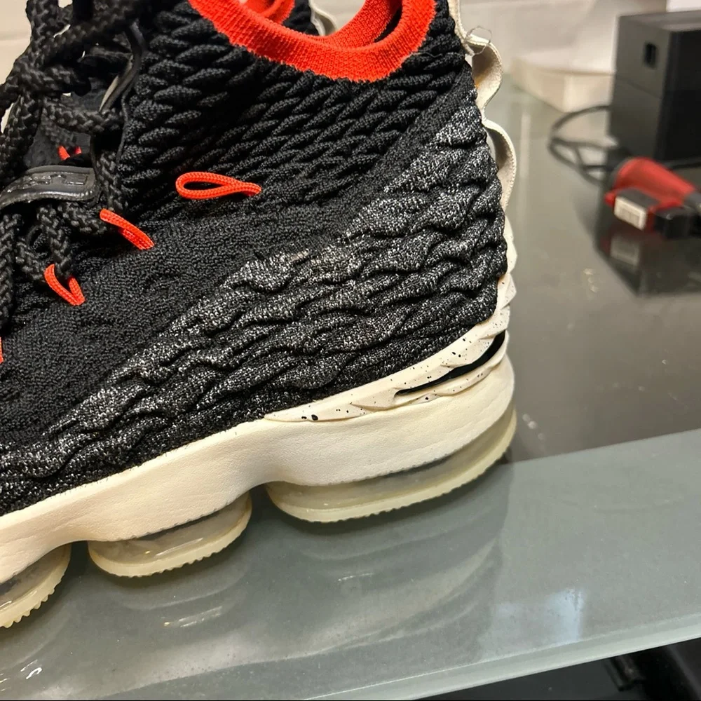 NIKE LEBRON 15 XV - BRIGHT CRIMSON WHITE BLACK